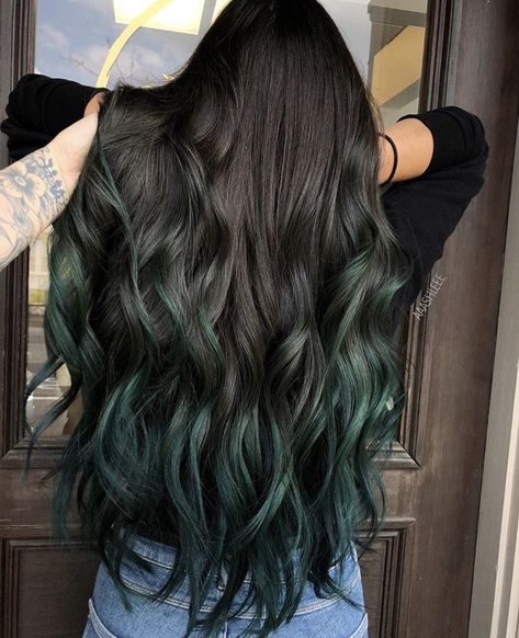 Dark Shadow Root, Dark Roots Hair, Dark Green Hair, Amber Hair, Best Hairstyles For Women, Hair Color Unique, Shadow Root, The Best Hairstyles, Hair Shades