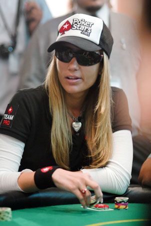 Vanessa Rousso Vanessa Rousso, Play Online Casino, Online Casino Slots, Vegas Casino, Online Gambling, Casino Slots, Casino Bonus, Play Online, Table Games