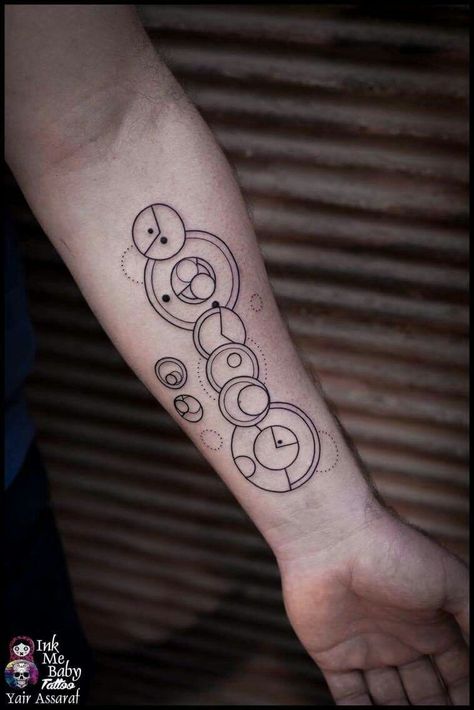 Tattoo #2 "Just be kind" in circular gallifreyan. #drwho #circulargallifreyan #tattoo Gallifrey Tattoo, Linear Gallifreyan, Gallifreyan Tattoo, Jake Tattoo, Circular Gallifreyan, Dr Who, Be Kind, Doctor Who, Tatting