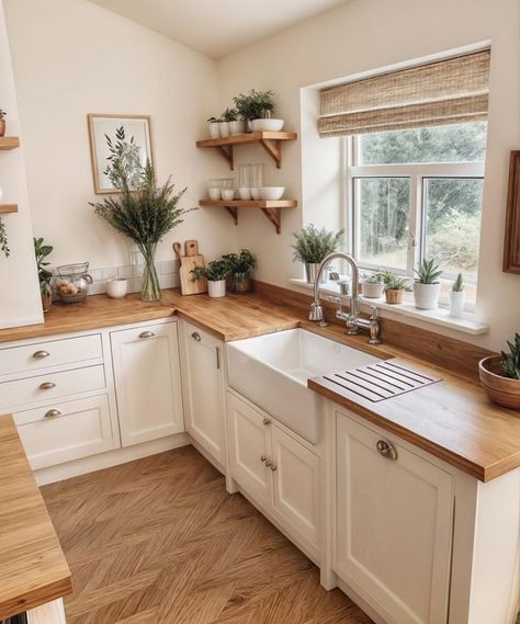 Galley Kitchen Remodel, Studio Kitchen, Small Space Kitchen, Kitchen Inspiration Design, Home Upgrades, Ideas Kitchen, Kitchen Style, Rustic Kitchen, Home Decor Kitchen