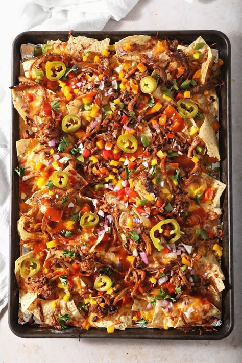 Barbecue Nachos Pulled Pork, Pulled Pork Nachos Loaded, Pork Loin Sliders, Bbq Pork Nachos, Barbecue Nachos, Spinach Madeline, Pulled Pork Nachos Recipe, Leftover Pulled Pork Recipes, Pork Nachos Recipe