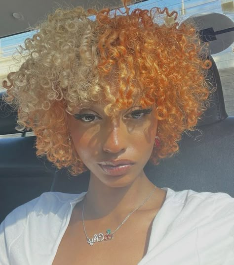 Wig Hairstyles Bangs, Blonde Curly Hair Natural, Short Dyed Hair, Hairstyles Bangs, Hairstyles With Braids, Dyed Curly Hair, Curly Hair Natural, Curly Crochet Hair Styles, Quick Natural Hair Styles