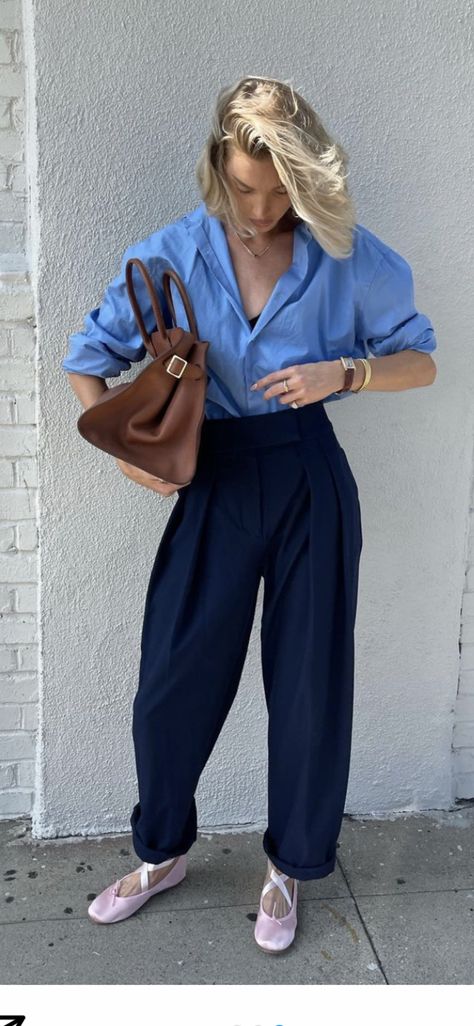 Navy Pants Outfit Women, Navy Trousers Outfit Women, Navy Pants Outfit, Outfits Juvenil, Trendy Outfit Inspo, Simple Summer Outfits, Navy Outfit, Stylish Work Attire, Elsa Hosk