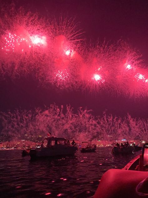 4th Of July Boat Aesthetic, Lake Party Aesthetic, Boat Aesthetic Summer, Bday Aesthetic, 22nd Bday, Dream Proposal, Lake Party, Dream Summer, House Aesthetic