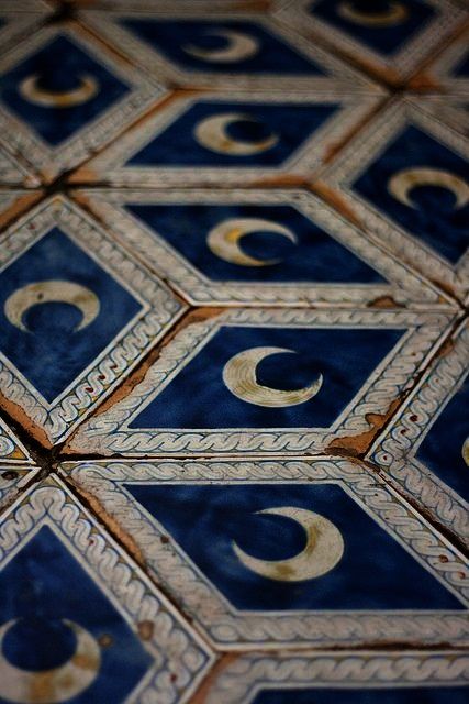 themagicfarawayttree: Moon Tiles in Star Patterns // floor of... (grace(ful… Casual Chic Wedding, Blue And White Tile, Ravenclaw Aesthetic, Korat, Dragon Age, Ravenclaw, Blue And Gold, My New Room, Siena