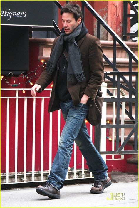 Keanu Reeves Pictures, Keanu Reeves Movies, Keanu Reeves Life, Keanu Reeves John Wick, Keanu Charles Reeves, Just Jared, Keanu Reeves, Outfits Casual, Good Looking Men