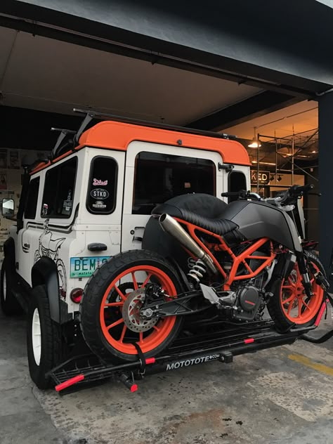 Saw this at Stoked in Kapitolyo, Pasig #stoked #ktmduke #scrambler Ktm Cafe Racer, Scrambler Cafe Racer, Custom Bikes Cafe Racers, Moto Scrambler, T1 Bus, Ktm Motorcycles, Motorcycle Carrier, Image Moto, Motorcycle Camping