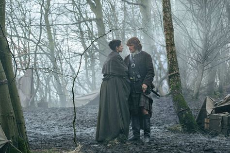 Outlander Claire, Outlander Season 2, Dragonfly In Amber, Outlander Tv Series, Starz Series, Sam And Cait, Claire Fraser, Outlander Book, Outlander Jamie