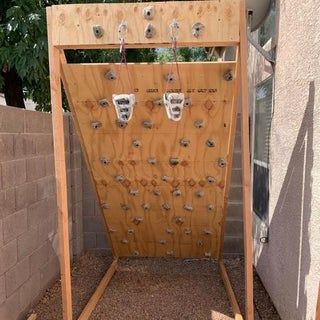 Outdoor Climbing Wall, Germany Apartment, Indoor Rock Climbing Wall, Diy Climbing Wall, Rock Climbing Workout, Rock Climbing Training, Home Climbing Wall, Indoor Climbing Wall, Backyard Gym