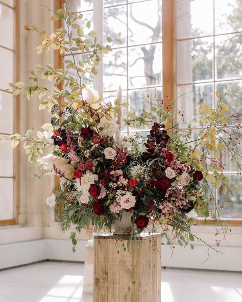 Autumnal Wedding Flowers, Garden Wedding Ceremony Decorations, Kew Gardens Wedding, Altar Pieces, Chuppah Flowers, Raspberry Wedding, Ceremony Altar, Garden Wedding Ceremony, Urn Arrangements