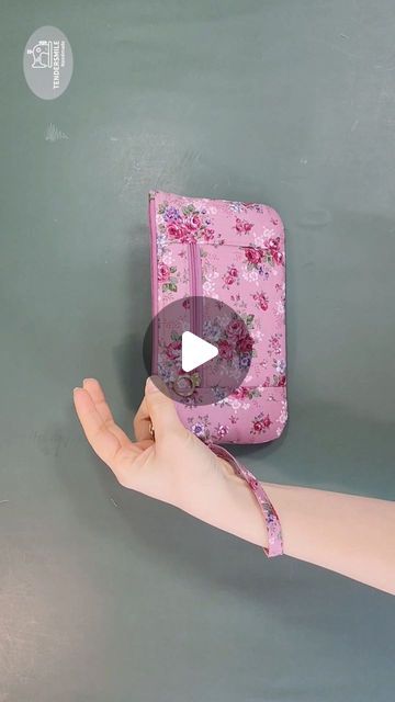 Double Zipper Pouch Tutorial, Tendersmile Handmade, Handmade Clutch Purse, Double Zipper Pouch, Wallet Sewing Pattern, Sew Wallet, Purse Making, Wallet Tutorial, Diy Clutch