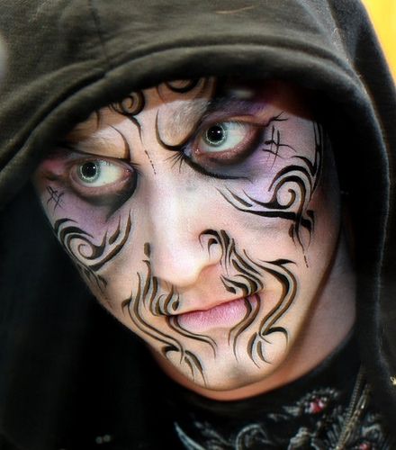 MAKEUP warlock Warlock Makeup Male, Boys Face Paint, Painting Scary, Warlock Costume, Easy Halloween Face Painting, Halloween Schminke, Viking Witch, Sfx Ideas, Halloween Face Paint