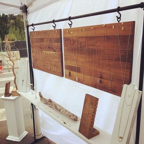 Craft Market Jewelry Display Ideas, Market Jewelry Displays, Craft Booth Jewelry Display Ideas, 10x10 Jewelry Booth Display Ideas, Outdoor Jewelry Booth Display, Grid Wall Market Display, Earring Market Booth, Rustic Jewelry Display Craft Fairs, Market Jewelry Displays Booth Ideas