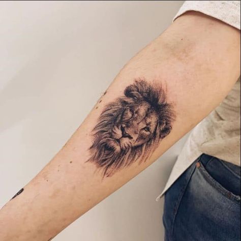 24 Small Lion Tattoo Designs and Ideas | Page 4 of 5 | PetPress Lymphoma Tattoo, Tiny Tattoo Designs, Lioness Tattoo Design, Lion Tattoo Meaning, Lion Shoulder Tattoo, Small Lion Tattoo, Tattoos Tiny, Black Grey Tattoo, Geometric Lion Tattoo