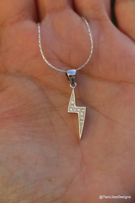 Check out this item in my Etsy shop https://www.etsy.com/listing/915595096/silver-lightning-bolt-necklace-sparkly Harry Potter Scar, 2023 Aesthetic, Lightning Bolt Necklace, Jewelry Dainty, Lightning Bolt, Gold Filled Jewelry, Elegant Woman, Arrow Necklace, Jewelry Necklace Pendant