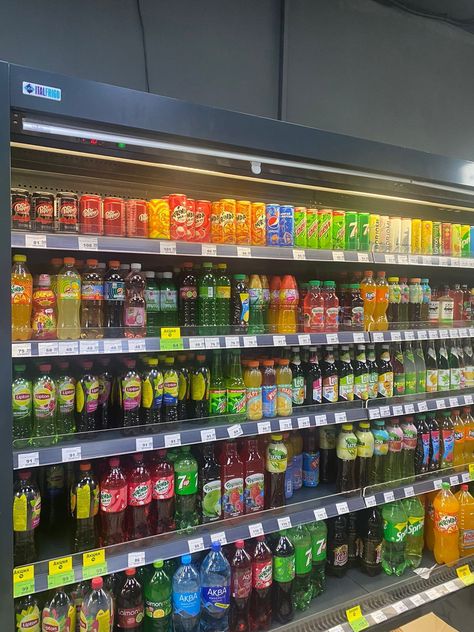 Fizzy Drinks Aesthetic, Soda Aesthetics, Soda Aesthetic, Aesthetic Supermarket, Drinks Fridge, Mogu Mogu, Slush Machine, Fizzy Drinks, Drink Fridge