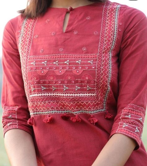 Plain Kurti Designs, Hanging Tassels, Kurti Embroidery, Hand Embroidery Dress, Simple Kurta Designs, Designer Kurti Patterns, Kurti Patterns, Neck Designs For Suits, Embroidery On Kurtis