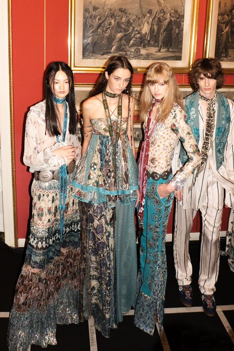 Parisian Night, Estilo Hippie, Boho Chic Outfits, Night Market, 2024 Fashion, Mode Inspiration, Roberto Cavalli, Fashion Killa, Runway Fashion