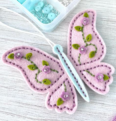 Miriam Cairns Leech (@tomandmiriam) • Instagram photos and videos Felt Butterfly Pattern, Poshta Design, Felt Butterflies, Felt Butterfly, Crochet Butterfly Pattern, Wool Felt Projects, Felt Crafts Patterns, Felt Crafts Christmas, Felted Wool Crafts