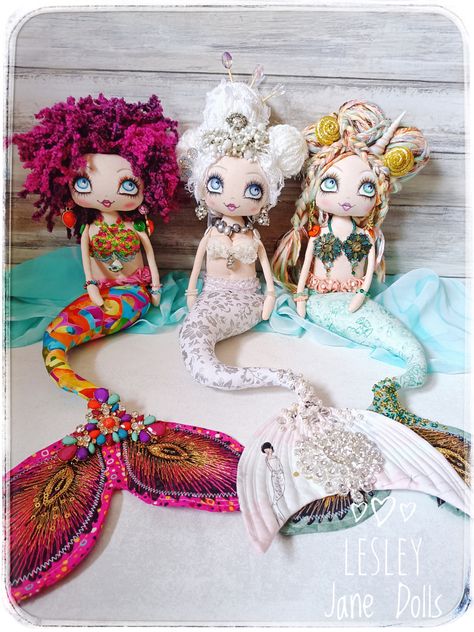 Mermaid art dolls by Lesley Jane Dolls Mermaid Doll Diy, Tilda Doll, Mermaid Puppet, Mermaid Doll Pattern Free Sewing, Diy Doll Mermaid Tail, Mermaid Rag Doll Pattern Free, Fabric Mermaid Doll, Mermaid Stuffed Doll, Handmade Mermaid