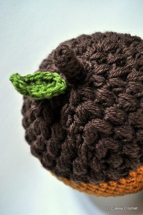 Awesome Acorn Hat Crochet:  no pattern, inspiration, but make the hat w/ puff stitch then sc the brim Crochet Acorn, Acorn Hat, Classy Crochet, Hat Patterns Free, Hat Crochet Pattern, 4mm Crochet Hook, Crochet Knit Hat, Crochet Fun, Crochet Cap