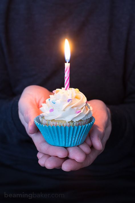 Birthday Cake Food Photography, Birthday Photo With Cupcake, Cupcake Cakes Birthday, Cupcake For Birthday, Cute Birthday Cupcakes, Birthday Confetti Photography, Birthday Cake With Cupcakes, Cupcake Funfetti, Cupcakes For Birthday