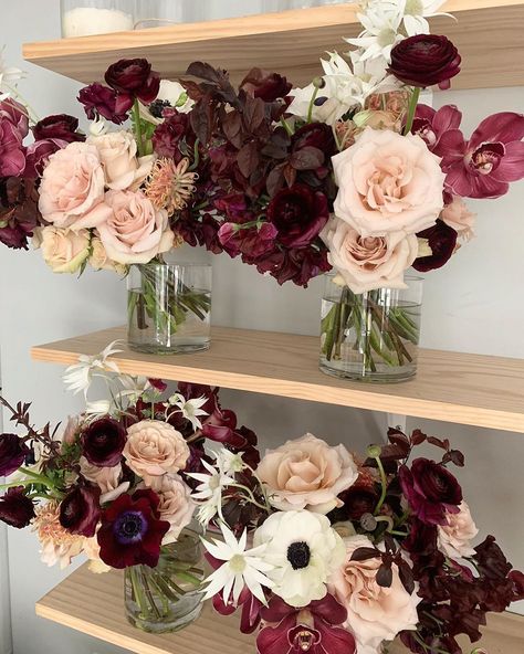 Moody Pink Wedding Flowers, Moody Floral Arrangements Wedding, Dark Fall Wedding Flowers, Moody Chic Wedding, Maroon Floral Arrangements, Dark And Moody Floral Arrangements, Burgundy Wedding Florals, Maroon Flower Arrangements, Dark Florals Wedding