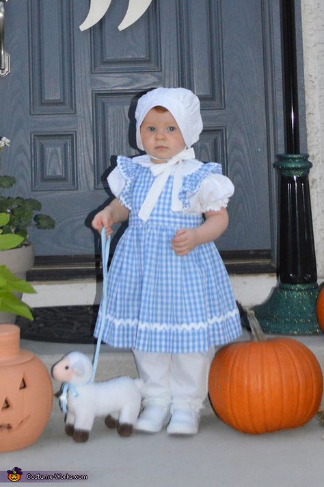 Mary Had a Little Lamb Costume Little Lamb Costume, Nursery Rhyme Costume, Costumes For Babies, Nursery Rhyme Party, Lamb Costume, Mary Had A Little Lamb, Sweet Nursery, Homemade Costume, Costume Works