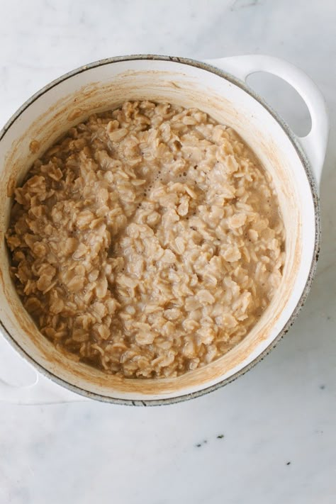 Oatmeal Bake Vegan, Plain Oatmeal, Oatmeal With Almond Milk, Turmeric Golden Milk, Crockpot Oatmeal, Milk Oatmeal, Oatmeal Bake, Healthy Bowl, Healthy Food Menu