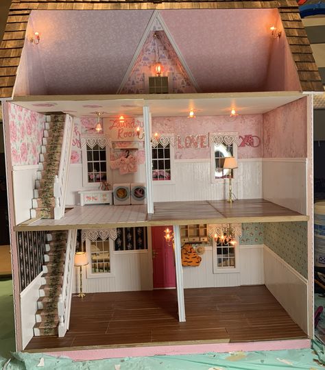 Vermont Jr Dollhouse Interior, Vermont Farmhouse Jr Dollhouse Interior, Vermont Farmhouse Jr Dollhouse, Vermont Farmhouse Jr, Vermont Farmhouse, Dollhouse Interior, Miniature Ideas, Four Rooms, Doll House Plans