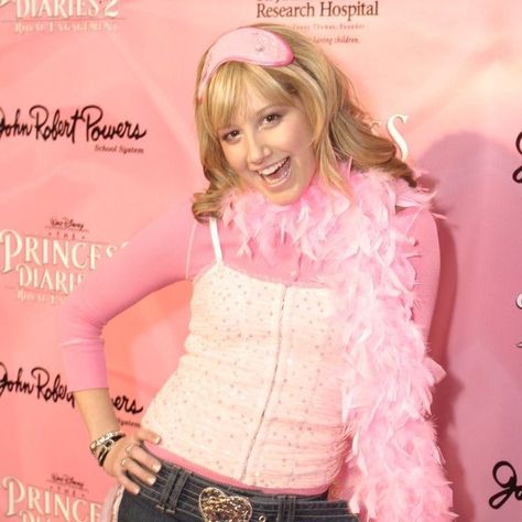 Sharpay Evans, A Girl, Pink