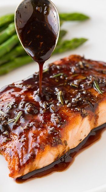 Balsamic Glazed Salmon, Balsamic Salmon, Salmon Healthy, Salmon Glaze Recipes, Garlic Salmon, Healthy Salmon Recipes, Healthy Salmon, Baked Salmon Recipes, Salmon Dishes