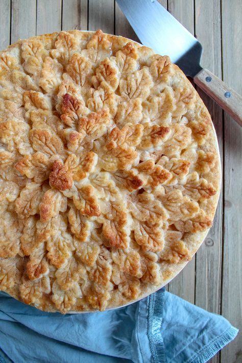 Apple Pie Pillsbury Pie Crust, Pie Crust Designs, Cinnamon Ice Cream, Leaf Cookies, Apple Dessert Recipes, Homemade Pie Crusts, Pie Dough, Apple Pie Recipes, Granny Smith