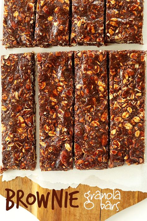 Brownie Granola Bars - 7 ingredients, naturally sweetened Brownie Granola, Diy Granola Bars, Diy Granola, Healthy Brownie, Chocolate Granola Bars, Granola Recipe Bars, Healthy Bars, Healthy Brownies, Chocolate Granola