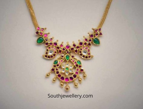 Light weight kundan necklaces photo Kundan Necklace Designs, Latest Indian Jewellery, 22 Carat Gold Jewellery, Minimal Jewellery, Jewellery Wedding, 22 Carat Gold, Indian Jewellery Design, Kundan Necklace, South Indian Jewellery