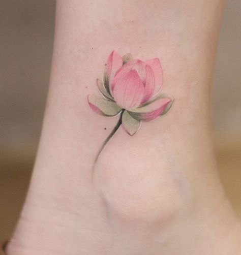 Pink Lotus Tattoo, Small Flower Tattoos For Women, Simple Lotus Flower Tattoo, Simple Lotus Tattoo, Lotus Flower Tattoo Meaning, Lotusblume Tattoo, Small Lotus Tattoo, Lotus Tattoos, Water Lily Tattoos