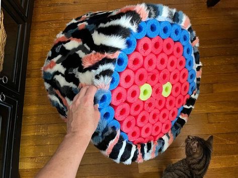 Make Ottoman Diy, How To Make A Pouf Ottoman Diy, Diy Pouf Seat, Pool Noodle Ottoman Diy, Pool Noodle Ottoman, Diy Pouffe, Diy Pouf Ottoman, Pouf Ottoman Diy, Diy Pouf