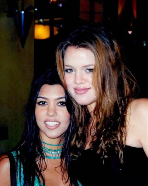 The Kardashians 2000s, Khloe Kardashian Old Pictures, Young Khloe Kardashian, Klo Money, Rob Kardashian 2000s, Khloe Kardashian 90s, Khloe Kardashian 2000s, Kardashians 2000s, Kourtney Kardashian 2000s