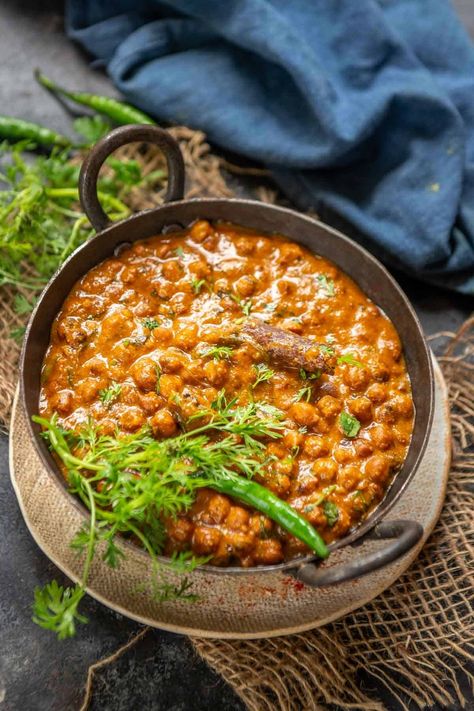 Channa Recipe, Vegetable Rice Recipe, Chana Recipe, Veg Curry, Curry Ingredients, Lentil Dishes, Jeera Rice, Vegetarian Protein, Pulao Recipe