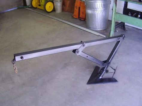 Ground Anchor by big sky trapper -- Homemade ground anchor constructed from tubing, bar stock, steel plate, chain, nuts, and bolts. http://www.homemadetools.net/homemade-ground-anchor Truck Accesories, Accessoires 4x4, Yard Tractors, Welding Rigs, Ground Anchor, Tractor Idea, Stuck In The Mud, Tractor Attachments, Expedition Portal