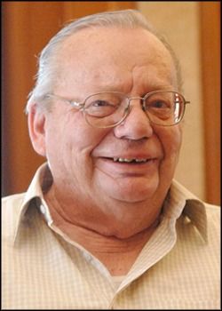 Author Ruskin Bond Books Kasauli Himachal Pradesh, Hinduism History, Ruskin Bond, Indian Literature, Boarding Schools, Upsc Civil Services, Neet Exam, Popular Authors, Small Town Life