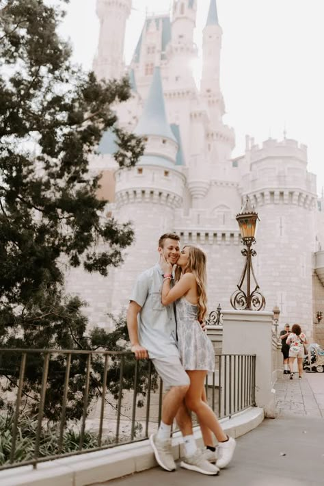 Disney World Photoshoot Couple, Disney World Photo Ideas Couples, Disneyworld Aesthetic Couple, Disney Engagement Pictures Photo Shoots, Magic Kingdom Photo Ideas Couples, Couple Poses Disney, Couples Disney Photos, Disney Couple Photo Ideas, Engagement Photos Disney