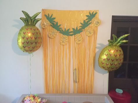 Pineapple Backdrop, Pineapple Photo, Luau Party Decorations, Pineapple Party, Pineapple Parties, Photo Booth Backdrop, Relief Society, Luau Party, Grad Party