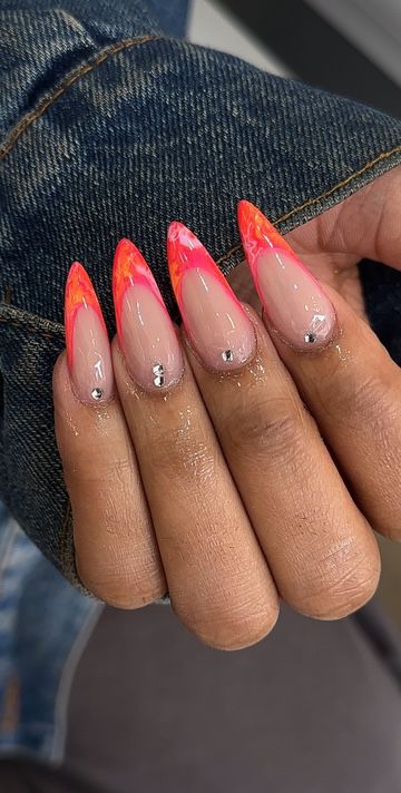 Almond French Tip, Almond Acrylic Nails Designs, Gold Acrylic Nails, Acrylic Toe Nails, Drip Nails, Work Nails, Her Nails, Pink Acrylic Nails, Girls Nails