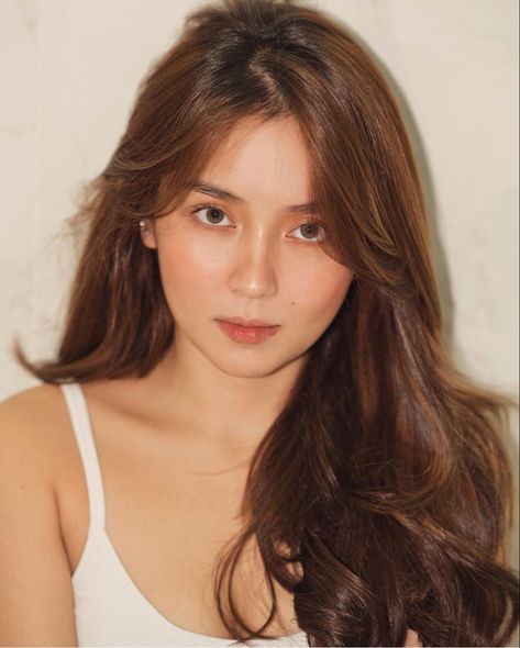 Kathryn Bernardo Hairstyle, Hair Color For Morena Skin, Hair Color For Morena, Hair Color Brown Chestnut, Chestnut Brown Hair, Hair Color Asian, Chestnut Hair, Korean Hair Color, Chestnut Hair Color