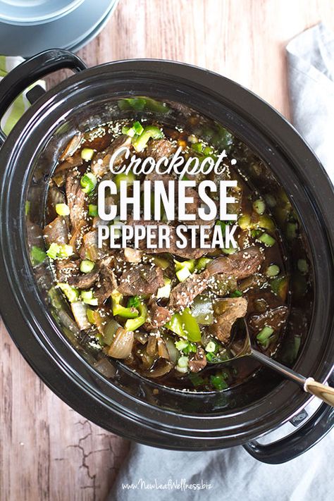 Skip the take-out and make this crockpot Chinese pepper steak at home instead. It's healthier, cheaper, and so delicious! My cousin, Jill, and I are hard at work on a new cookbook eBook full of easy… Crockpot Chinese Pepper Steak, Chinese Pepper Steak Recipe Crock Pot, Crockpot Chinese, Clean Crockpot, Steak Crockpot, Green Peppers And Onions, Green Pepper Recipes, Chinese Pepper Steak, Family Freezer