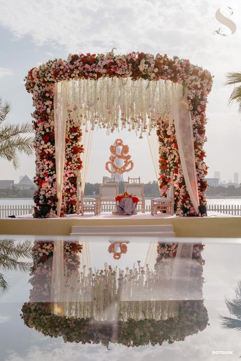 Best Mandap Decor for Wedding Venues By eventsbysaniya Mandap For Marriage, Outside Mandap Decor, Wedding Chauri Decoration, Dreamy Mandap Decor, Mandap Decor Indian Wedding, Best Mandap Decoration, Mandap Outdoor Decor, Indian Wedding Ideas Decoration, Indian Wedding Ceremony Decorations