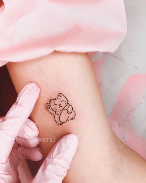 No Black Tattoo, Small Japanese Tattoo Words, Japan Cat Tattoo, Lucky Cat Tattoo Traditional, Fortune Cat Tattoo, Small Japanese Tattoo, Egyptian Cat Tattoos, Cute Lucky Cat, Lucky Cat Tattoo