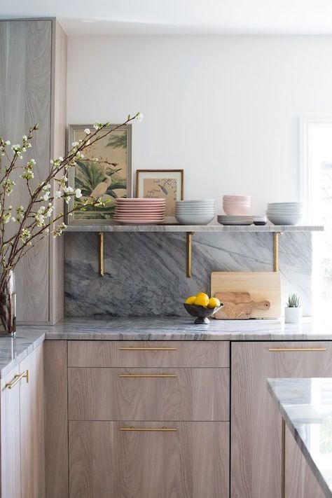 We're so excited to share the career story of Houstonian Marie Flanigan, interior designer behind Marie Flanigan Interiors! #interiordesign #homedesign Marie Flanigan Interiors, Marie Flanigan, Minimalist Dekor, Classic Kitchen, Marble Counter, Kitchen Marble, Kitchen Trends, Natural Home Decor, White Cabinets