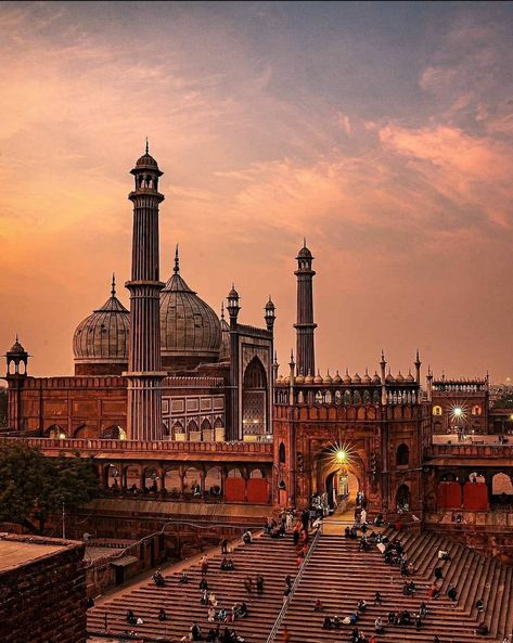 Jama Masjid Delhi, Delhi City, Pakistan Culture, City Life Photography, Jama Masjid, Mughal Architecture, Beautiful Mosques, Grand Mosque, Walled City